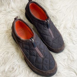Lands End Zip Up Shoe